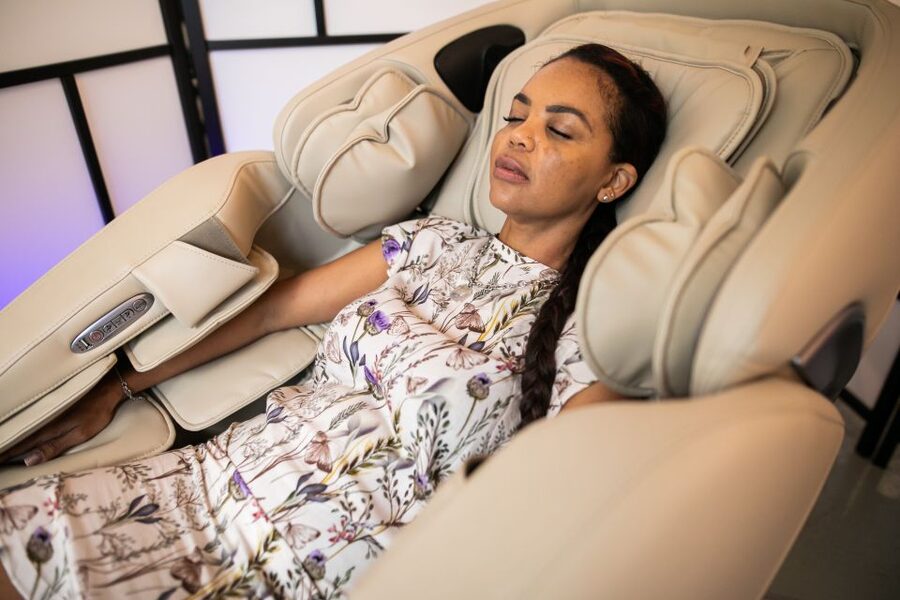 Amsterdam: Massage Session - Choosing Between an Energizing and Sport Program