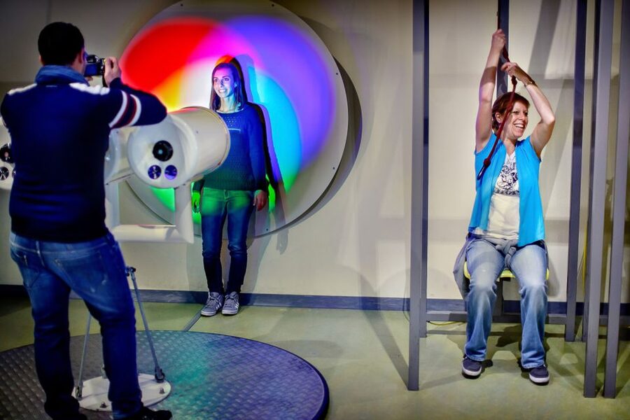 Amsterdam: NEMO Science Museum Ticket - The Chain Reaction delivers the big moment