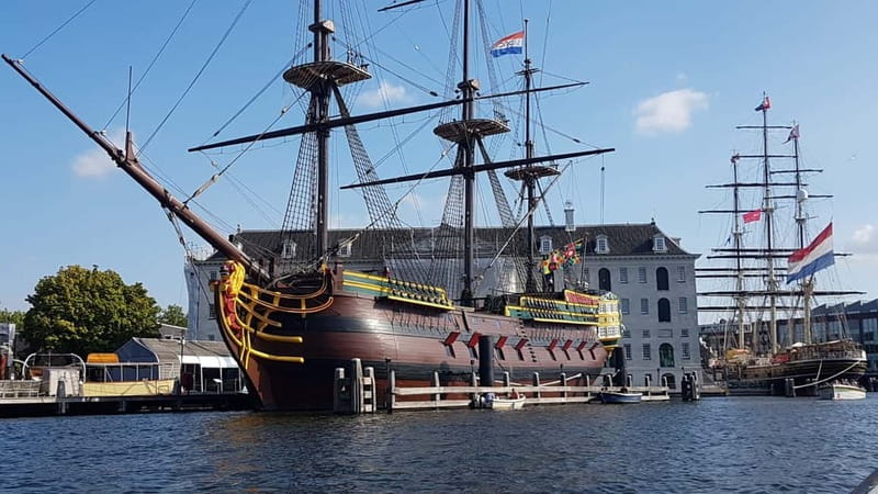 Amsterdam: Off the Beaten Path Bike Tour in French - From the center to Prins Hendrikkade