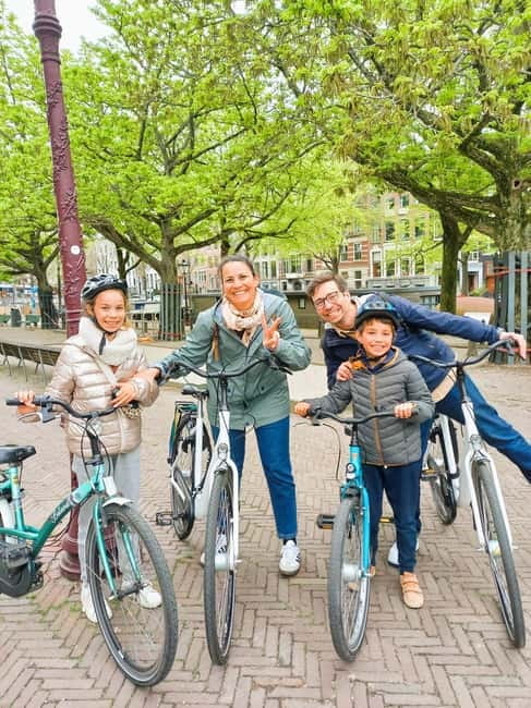 Amsterdam: Off the Beaten Path Bike Tour in French - Entrepotdok and Plantage: a quieter side of central Amsterdam