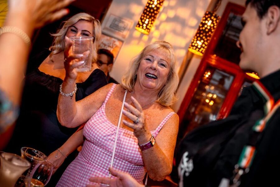 Amsterdam: Original Pub Crawl Party with VIP Entrance - What the guide adds to the night