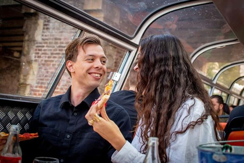 Amsterdam: Pizza Cruise with New York Pizza & Drinks - The pizza service and your choice of toppings