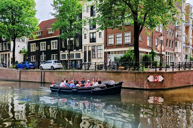 Amsterdam Private Canal Cruise – 90 Minutes through the Old City - Oosterdok, Nemo, and the ship Amsterdam
