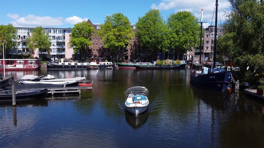 Amsterdam: Private Canal Tour - A small electric boat gives you Amsterdam at street level