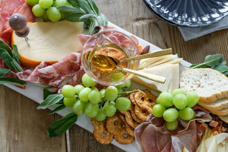Amsterdam: Private Cruise with Drinks & Optional Snacks - The skipper can shape the whole experience