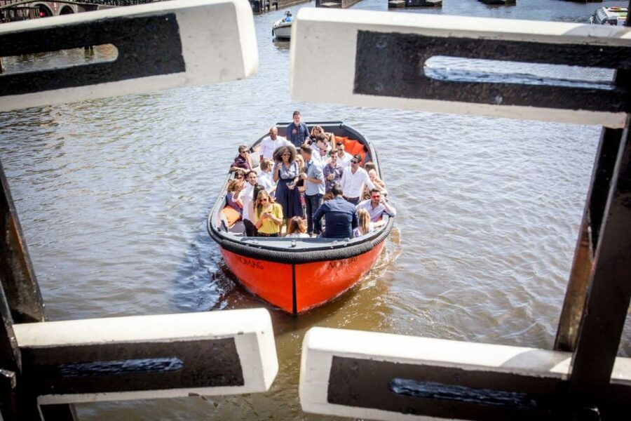 Amsterdam: Private Cruise with Drinks & Optional Snacks - Unlimited drinks, with an important snack detail