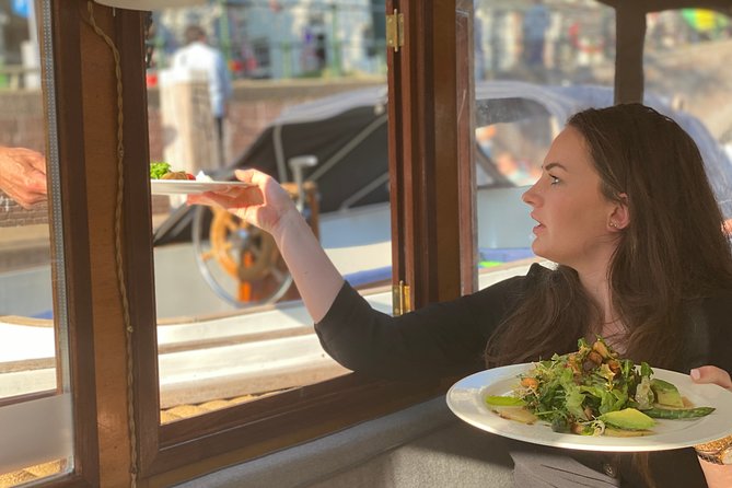 Amsterdam Private Dinner Cruise incl Drinks & 2-course Dinner 2hr - What you see between the first drink and dessert