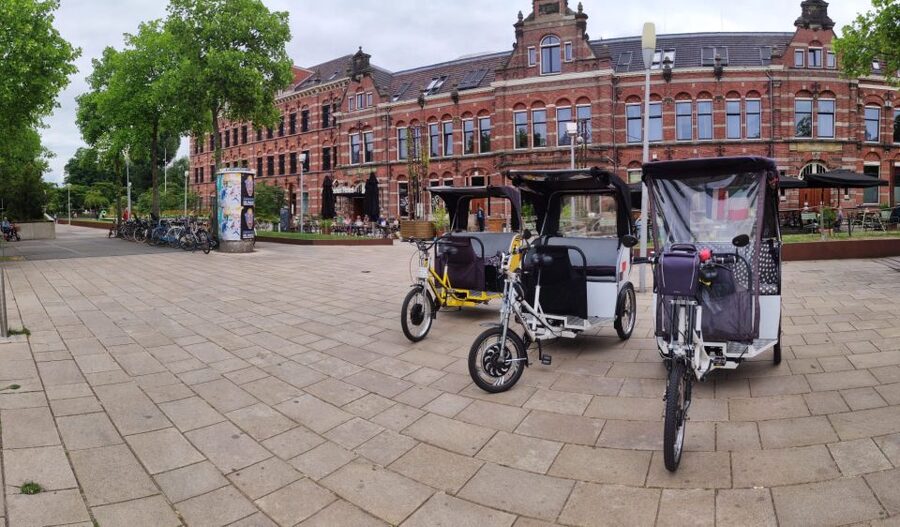 Amsterdam: Private Guided City Tour by Pedicab - Key points to know before booking