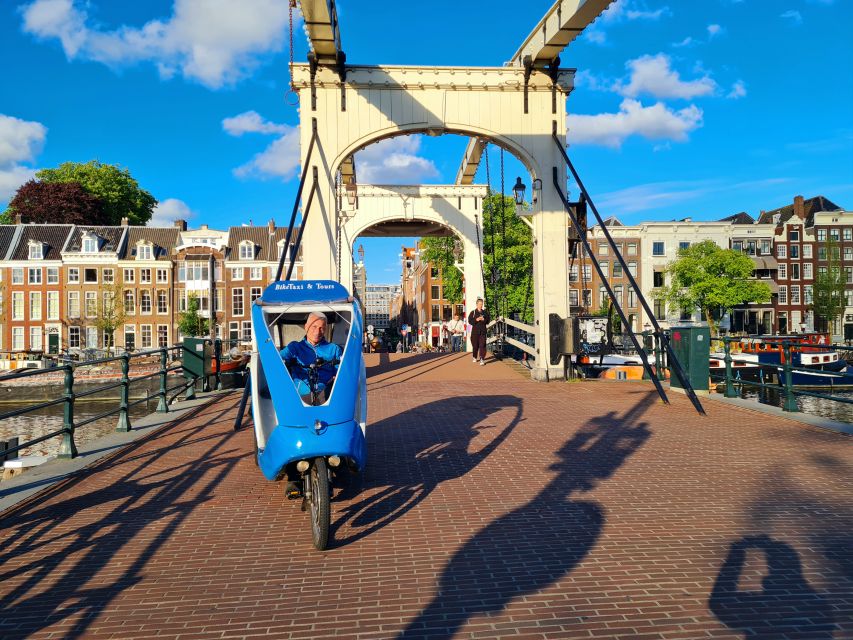 Amsterdam: Private Pedicab Historical Sightseeing Tour - Zeedijk and the edge of Chinatown