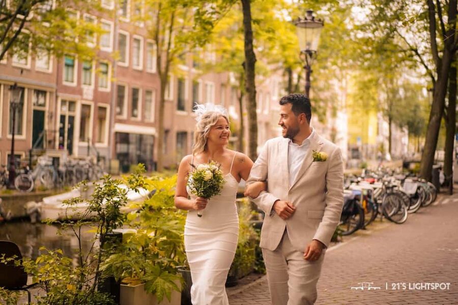 Amsterdam: Private Photoshoot for Couple, Family, or Solo - Before the camera comes out