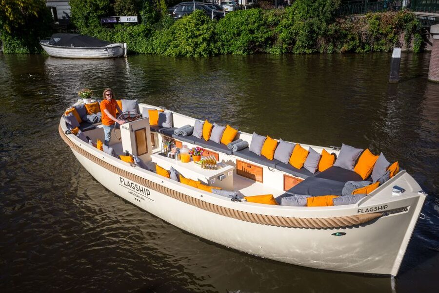 Amsterdam: Private Prosecco Canal Cruise Tour - A bottle per person and a quieter party mood