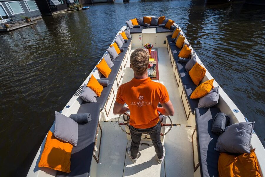 Amsterdam: Private Prosecco Canal Cruise Tour - Practical timing and cancellation details
