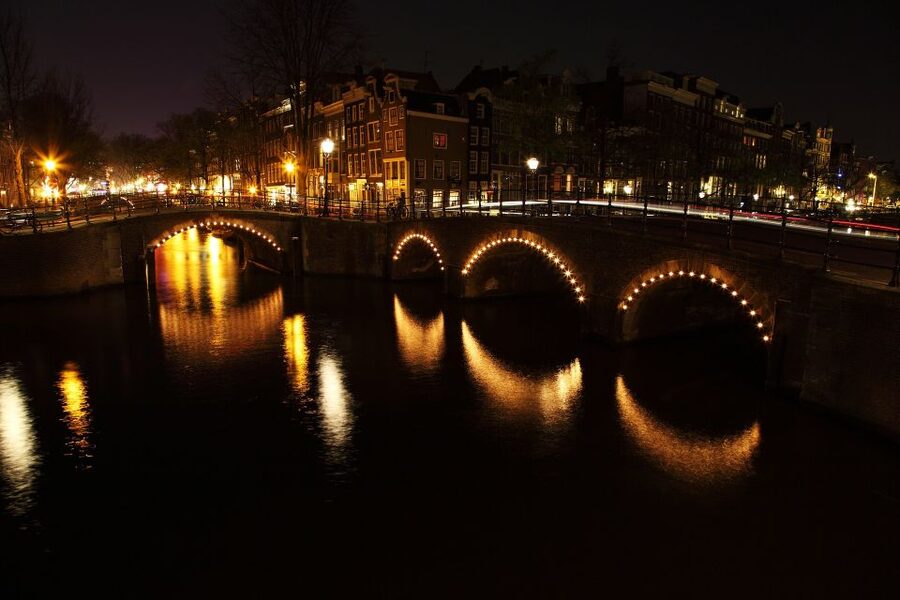 Amsterdam: Private Romantic Evening Boat Tour with Prosecco - The Amstel and Magere Brug
