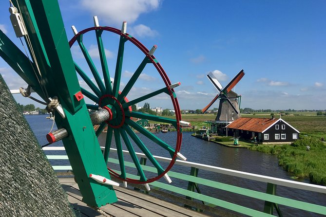 Amsterdam private tour to windmills, cheese farm and villages - Guides, vehicles, and the value of a private day