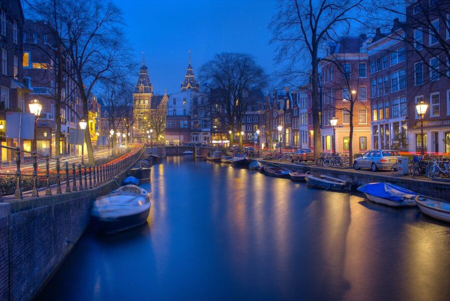 Amsterdam Private Welcome Tour with a Local Guide - What two hours can realistically cover