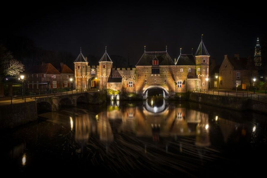 Amsterdam Private Welcome Tour with a Local Guide - Finding food and shopping advice you can use later