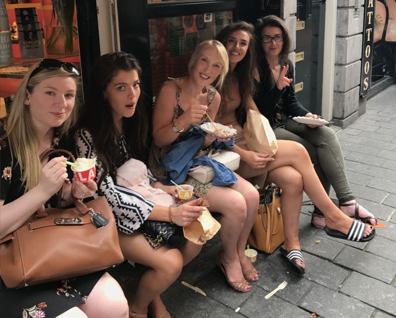 Amsterdam: Red Light District and Local Pub Tour - Oude Kerk and the center of the district