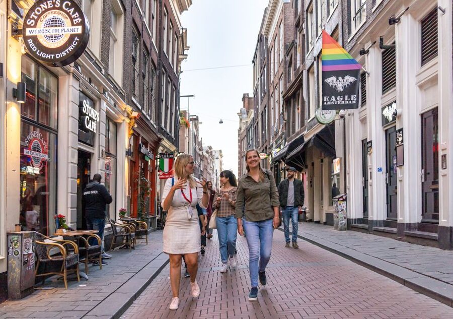 Amsterdam: Red Light District & City Tour German or English - The Jolly Joker and Nieuwmarkt Square