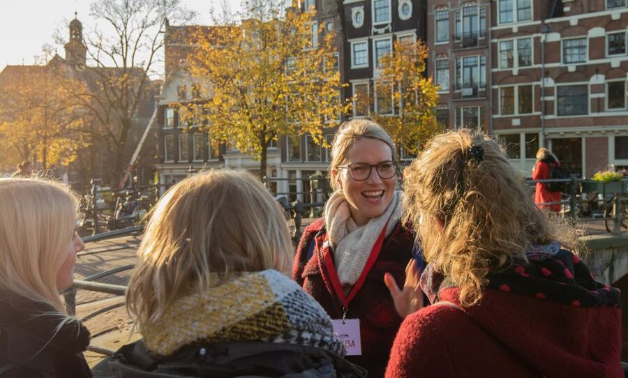 Amsterdam: Red Light District & City Tour German or English - Finishing at De Waag