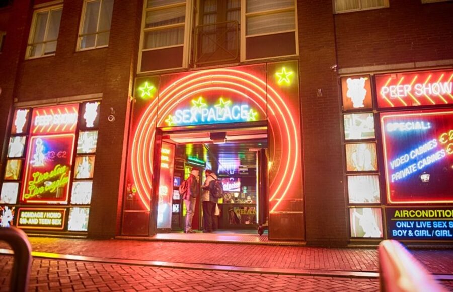 Amsterdam: Red Light District Exclusive Night Tour - Starting near the Basilica of Saint Nicholas