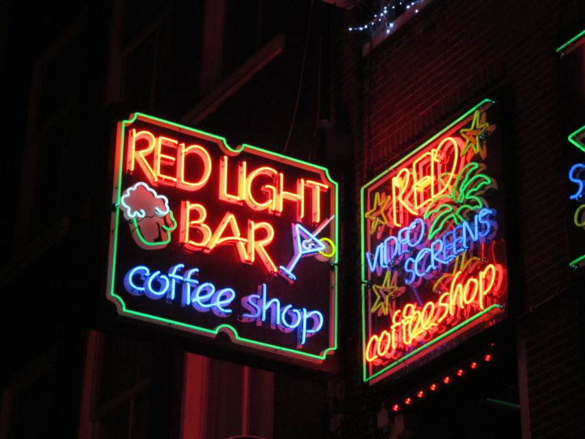 Amsterdam: Red Light District Exclusive Night Tour - What the guides add to the experience