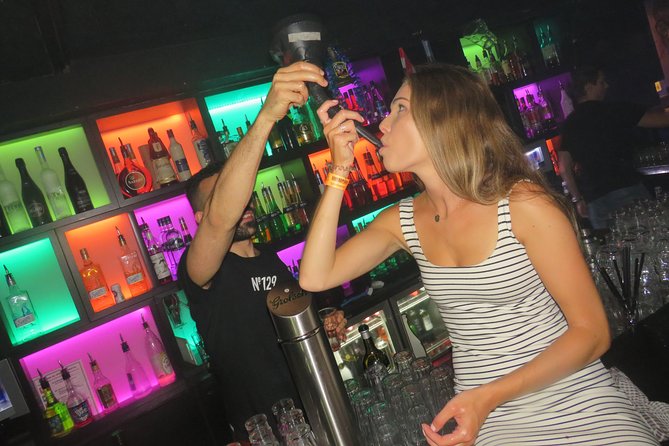 Amsterdam Red Light District Pub Crawl - Café De Buurvrouw and the value of hosted games