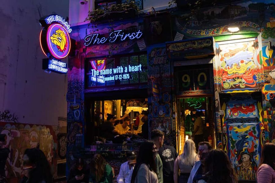 Amsterdam: Red Light District Tour in German/English/Italian - Amsterdam Centraal and Chinatown