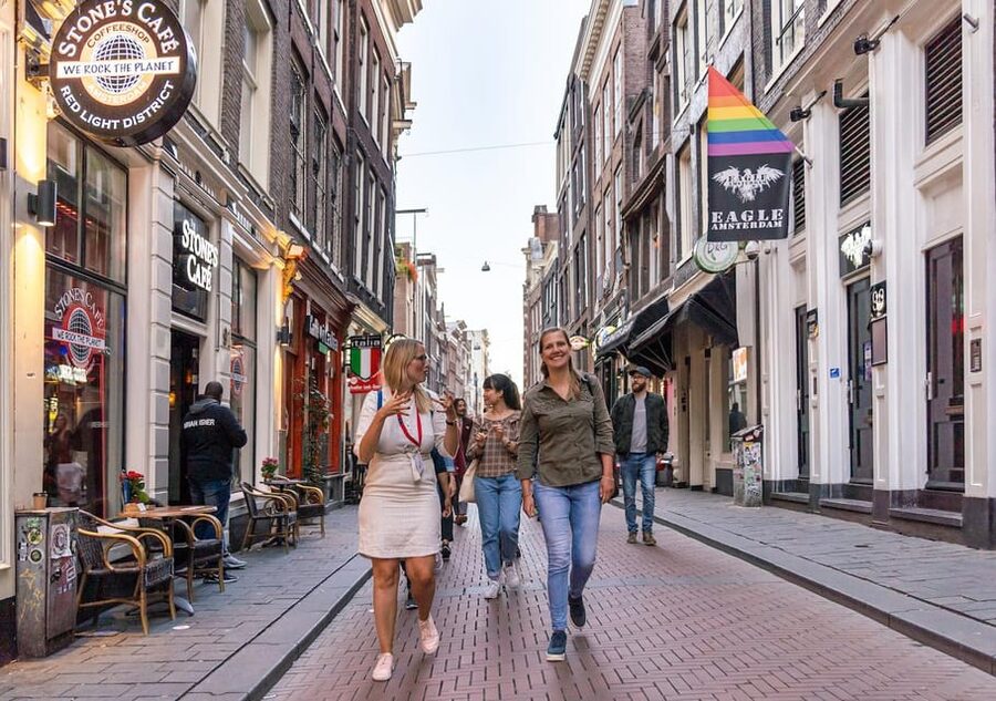 Amsterdam: Red Light Tour Exclusive + Peep Show - Dancing Houses and Amsterdam’s crooked charm