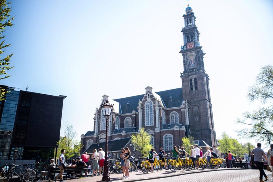Amsterdam: Relaxed City Highlights Guided Bike Tour - A calmer stretch through Vondelpark