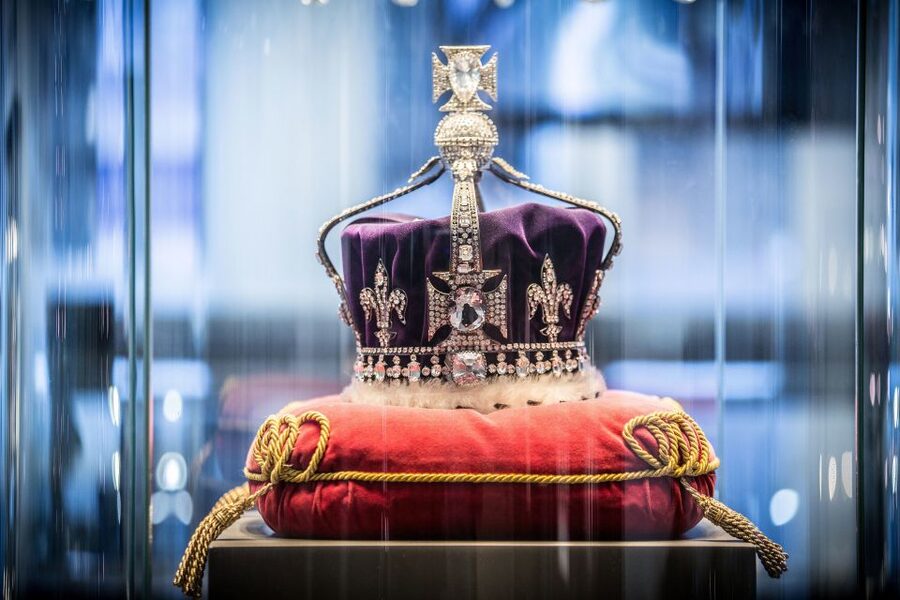 Amsterdam: Royal Diamond Experience - Learning the 4 Cs with real stones