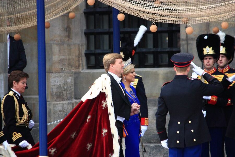 Amsterdam: Royal Palace Entry Ticket and Audio Guide - Key points at a glance