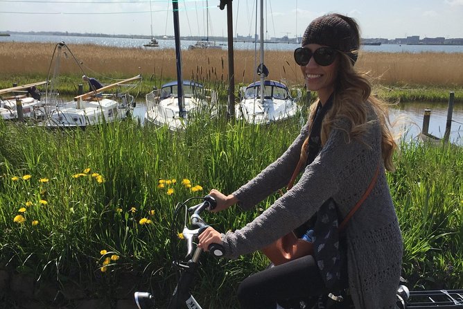 Amsterdam's Countryside Half-Day Bike Tour in Small Group - Leaving Amsterdam for the flat Waterland fields