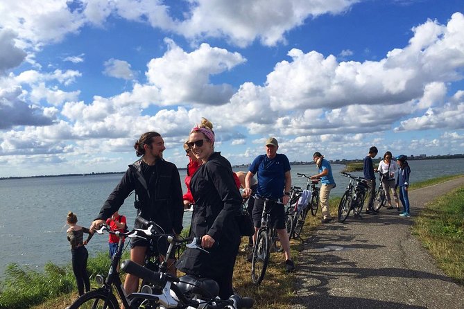 Amsterdam's Countryside Half-Day Bike Tour in Small Group - Price, practical value, and what is not included