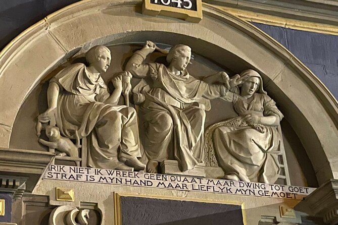 Amsterdam’s Ghostly Experiences Group Tour - The House of the Six Heads