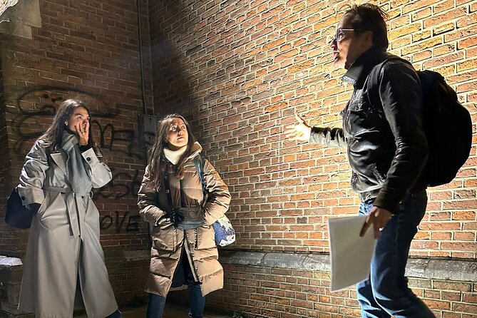Amsterdam’s Ghostly Experiences Group Tour - Nieuwmarkt, executions, and the old city gate