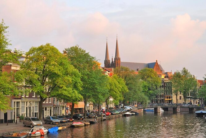 Amsterdam: Saloon Boat Cruise + Unlimited Drinks & Bite option - Key points to know before you board