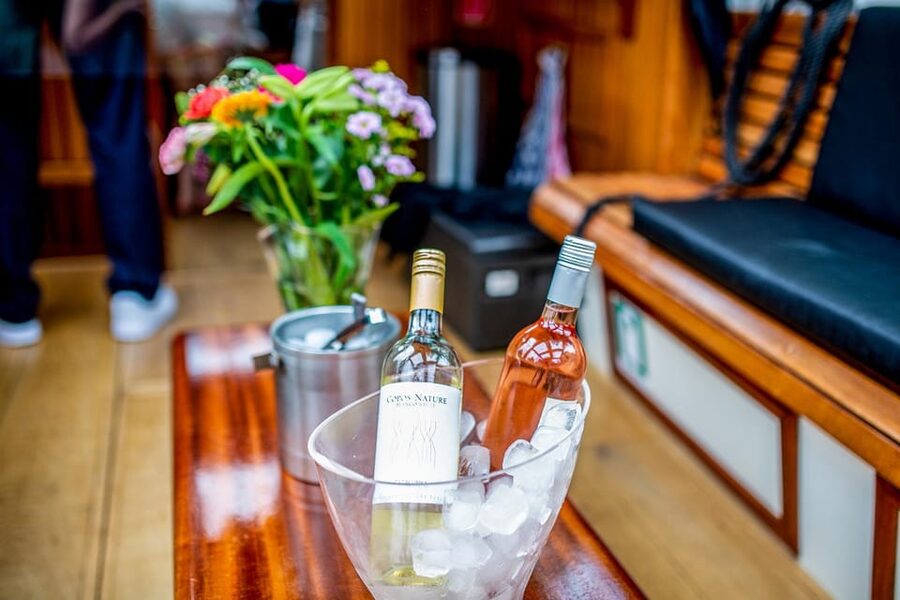 Amsterdam: Small-Group Canal Cruise incl. Drinks and Snacks - From the canal belt to Prinsengracht
