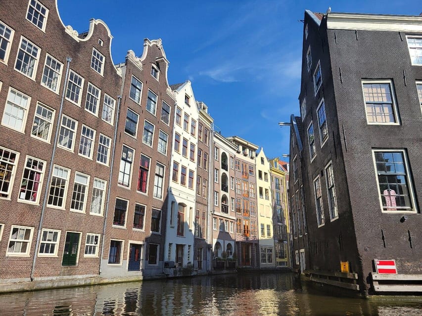 Amsterdam: Small-Group Canal Cruise incl. Drinks and Snacks - Old Amsterdam and the Red Light District