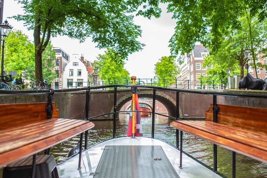 Amsterdam: Small-Group Canal Cruise incl. Drinks and Snacks - Herengracht and the return to Keizersgracht