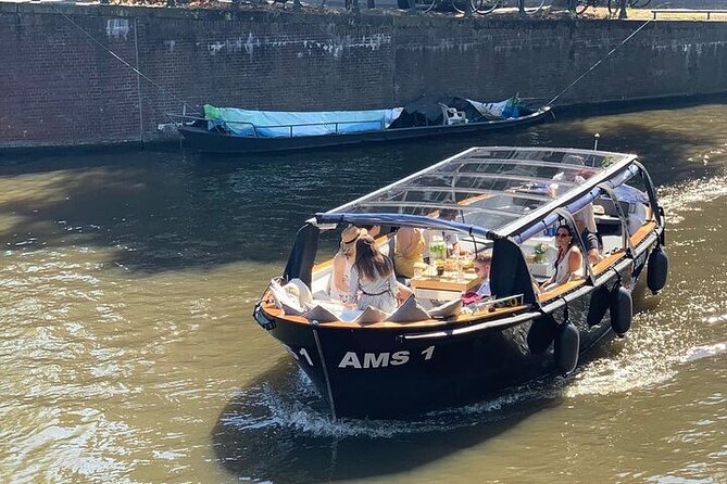 Amsterdam Small-Group Canal Cruise Including Snacks and Drinks - Starting at Keizersgracht and entering Jordaan