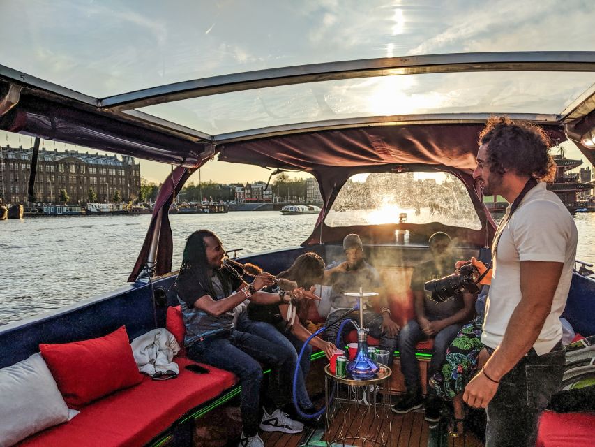 Amsterdam: Smoke and Lounge City Boat Cruise - A relaxed start beside Amsterdam Central Station