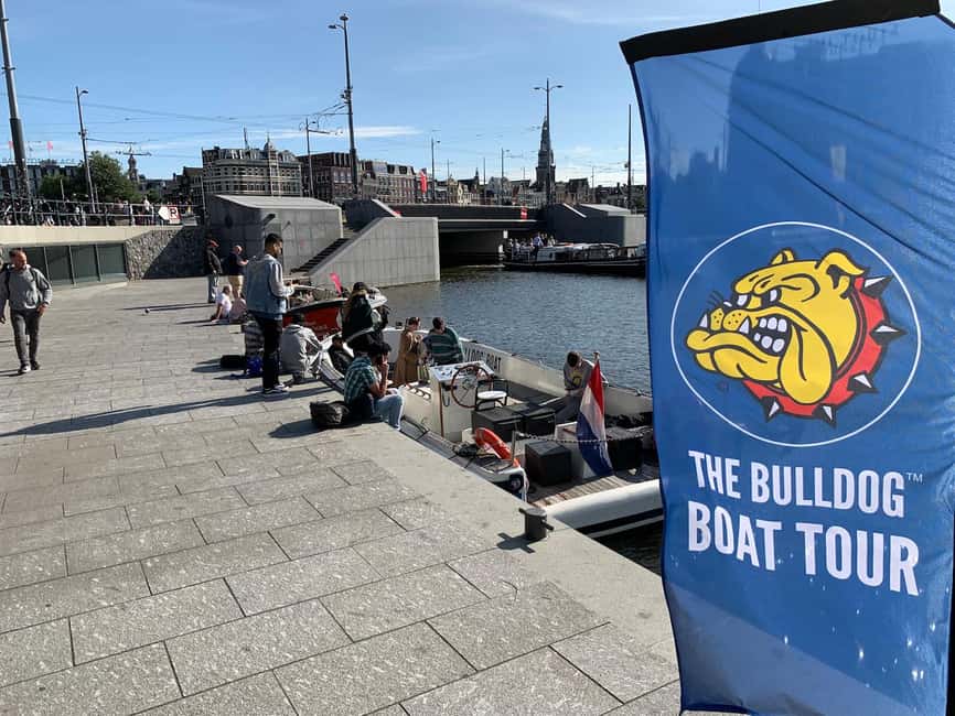 Amsterdam: The Bulldog Boat Smoke and Booze Cruise - A smoke-friendly canal ride with a clear purpose