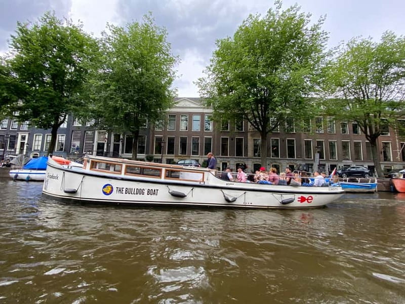 Amsterdam: The Bulldog Boat Smoke and Booze Cruise - When to book a daytime or evening departure