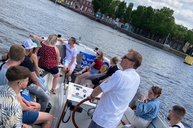Amsterdam The Bulldog Boat Smoke Friendly Cruise + 2 drinks - A smoke-friendly ride through Amsterdam