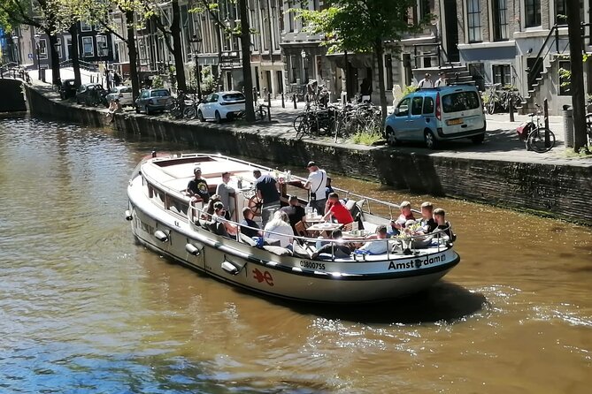 Amsterdam The Bulldog Boat Smoke Friendly Cruise + 2 drinks - The boat, comfort, and weather
