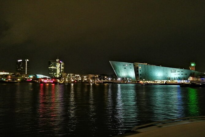 Amsterdam The Bulldog Boat Smoke Friendly Cruise + 2 drinks - Who will enjoy the Bulldog Boat most?