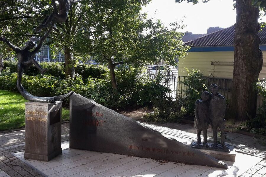 Amsterdam: The Life of Anne Frank Walking Tour - Exploring Amsterdam South beyond the canal belt