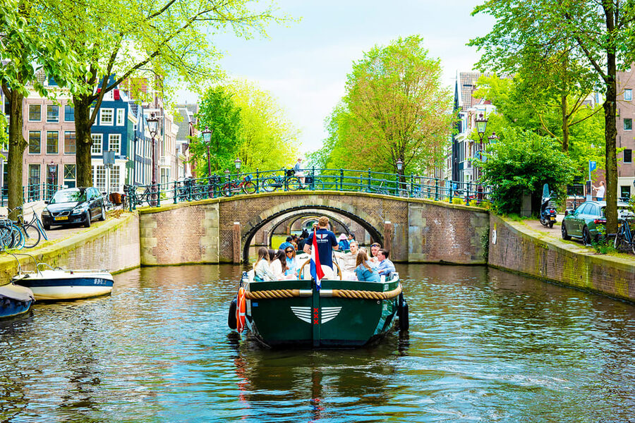 Amsterdam: The Newest Canal Cruise with Drink Option - FAQ