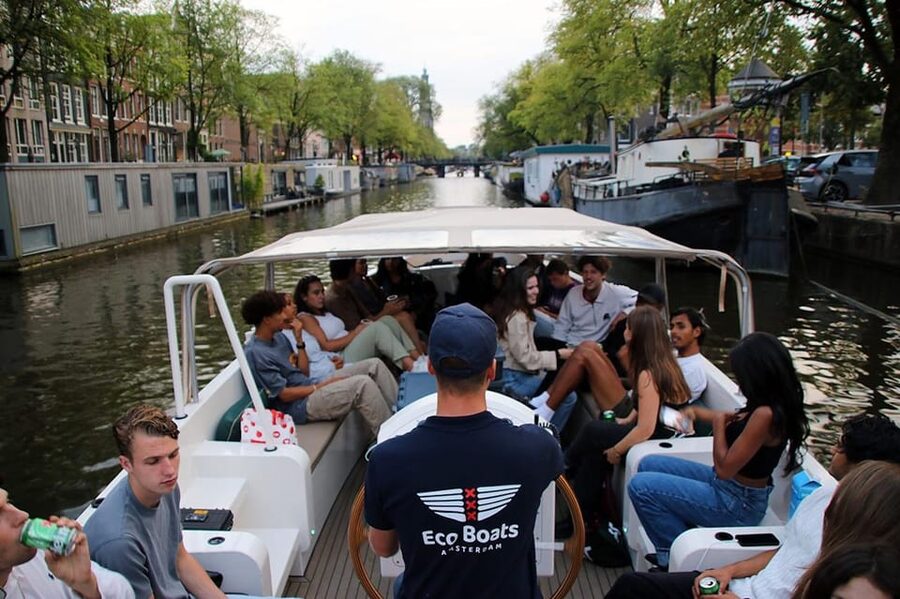 Amsterdam: The Newest Canal Cruise with Drink Option - The one-hour route through Amsterdam’s old center