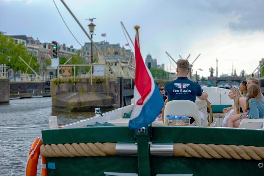Amsterdam: The Newest Canal Cruise with Drink Option - How the cruise compares in value